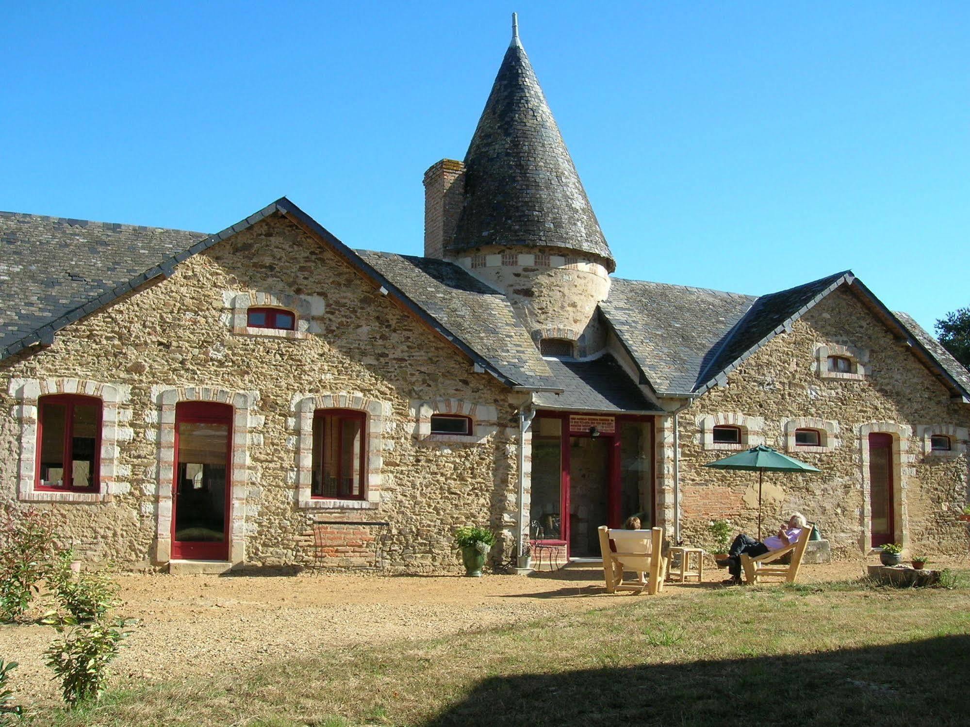 Chateau Des Lutz Bed & Breakfast *