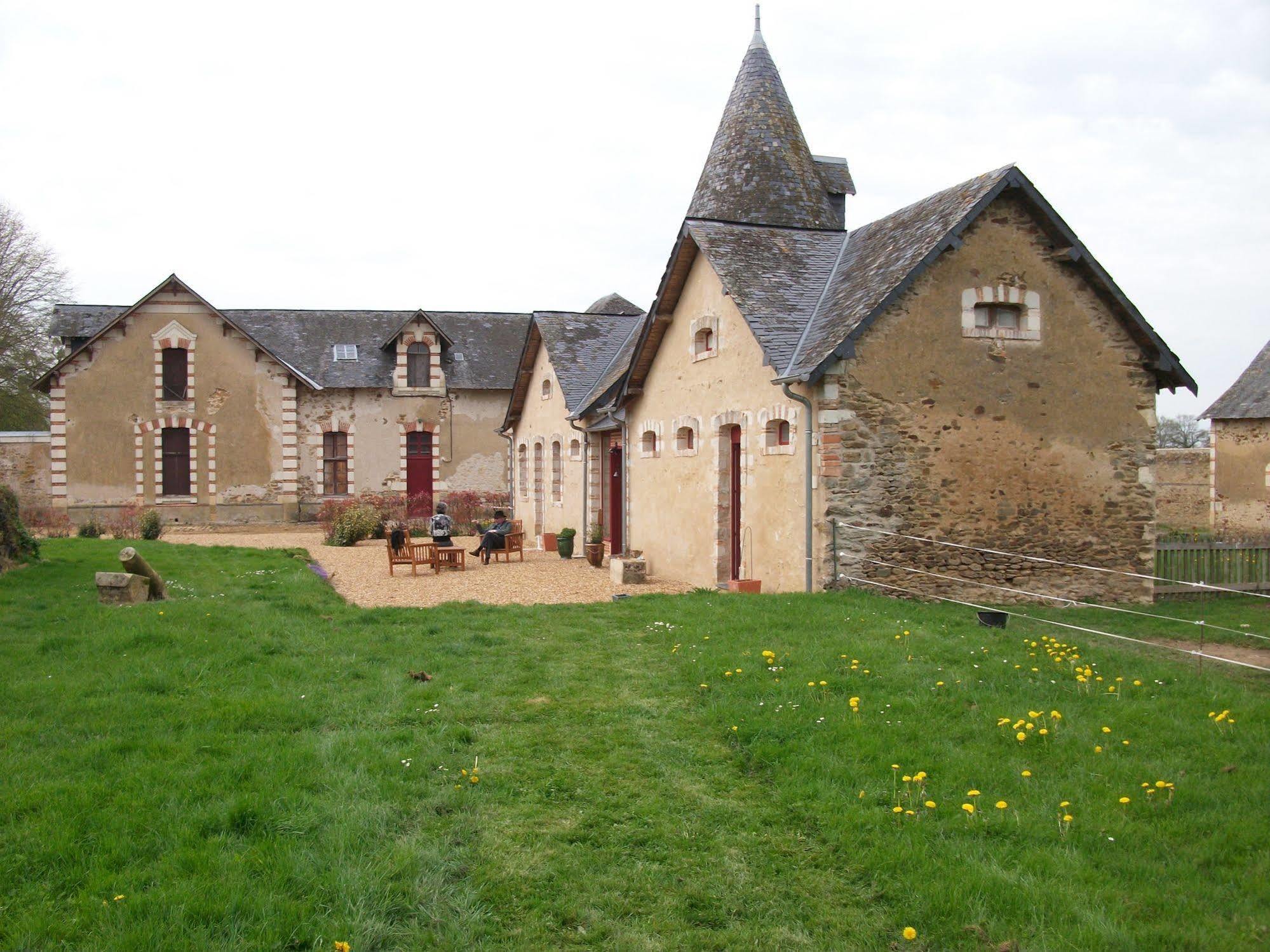 Chateau Des Lutz Bed & Breakfast *